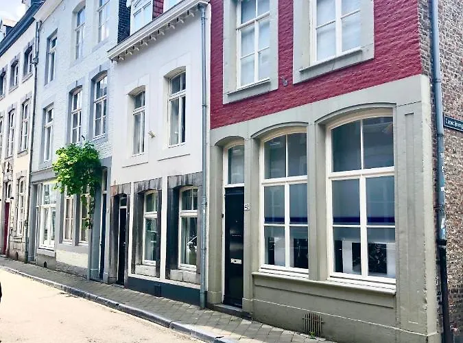 Accademia00 3* Maastricht